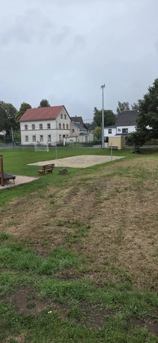 Freizeitbereich in Nauenhain mit Volleyballplatz und Sportplatz